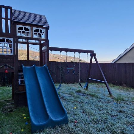 Flat 5. Modern Studio Apartment, Tynte Hotel, Mountain Ash Quakers Yard Buitenkant foto